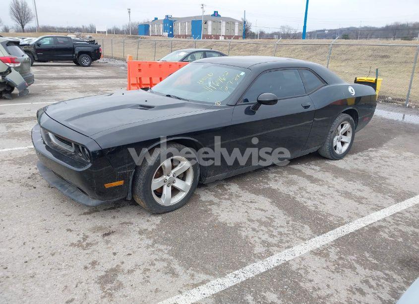Photo 2 of 2014 Dodge Challenger SXT (VIN 2C3CDYAG7EH283418)