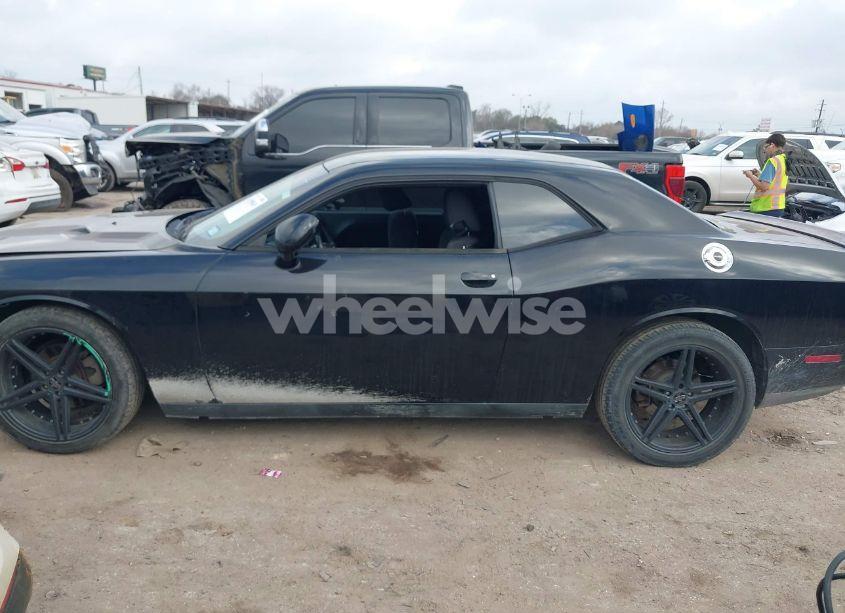Photo 15 of 2014 Dodge Challenger SXT (VIN 2C3CDYAG7EH285802)