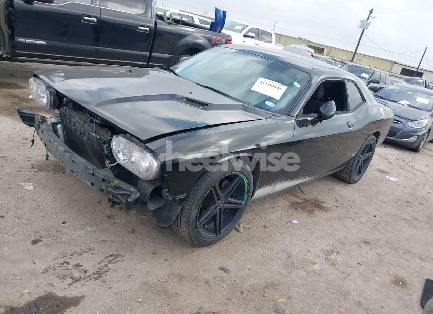 Photo 2 of 2014 Dodge Challenger SXT (VIN 2C3CDYAG7EH285802)