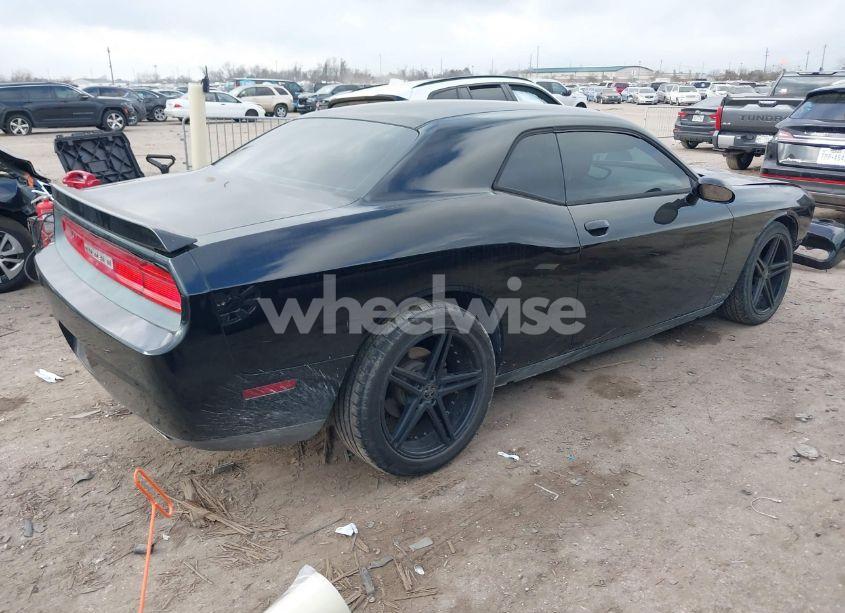 Photo 4 of 2014 Dodge Challenger SXT (VIN 2C3CDYAG7EH285802)