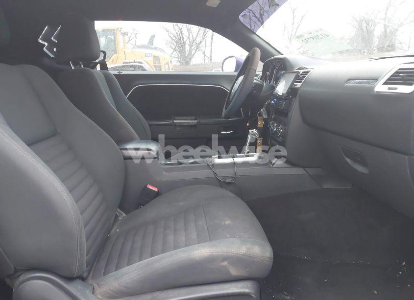 Photo 5 of 2012 Dodge Challenger SXT (VIN 2C3CDYAG8CH206621)