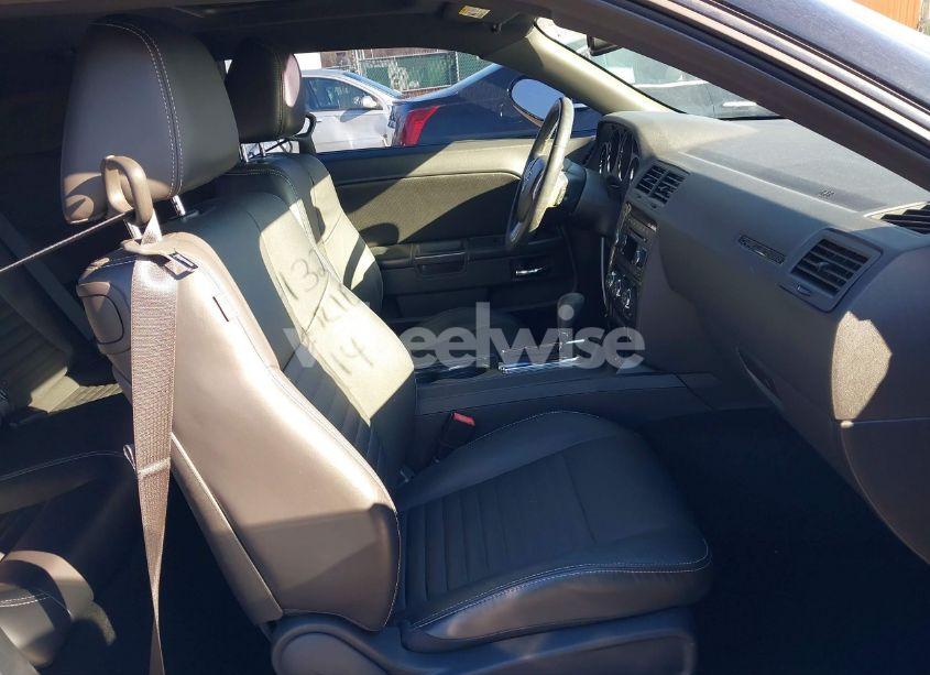 Photo 5 of 2012 Dodge Challenger SXT (VIN 2C3CDYAG8CH228389)