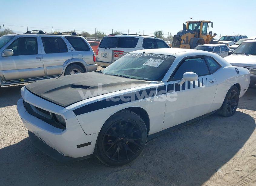 Photo 2 of 2012 Dodge Challenger SXT (VIN 2C3CDYAG8CH268424)