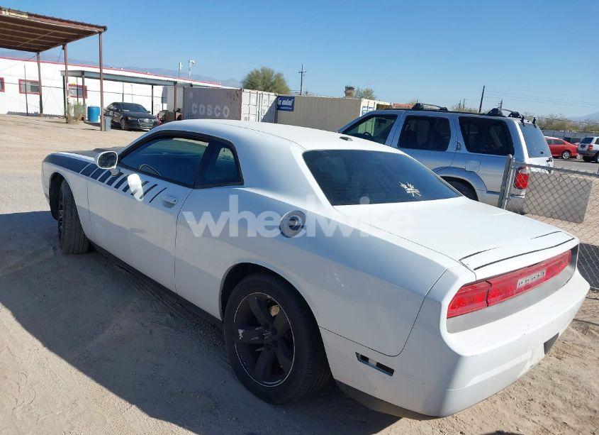Photo 3 of 2012 Dodge Challenger SXT (VIN 2C3CDYAG8CH268424)