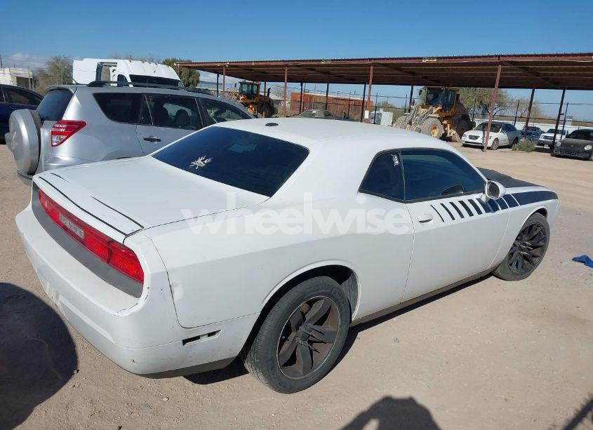 Photo 4 of 2012 Dodge Challenger SXT (VIN 2C3CDYAG8CH268424)
