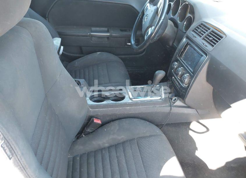 Photo 5 of 2012 Dodge Challenger SXT (VIN 2C3CDYAG8CH268424)