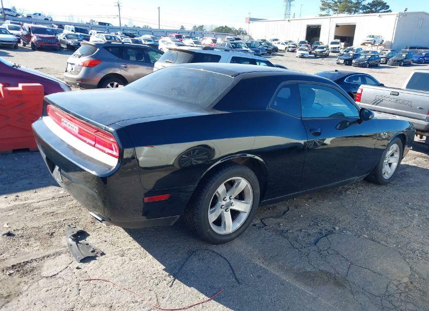 Photo 4 of 2013 Dodge Challenger SXT (VIN 2C3CDYAG8DH609287)