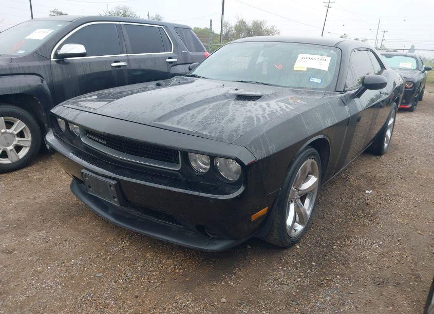Photo 2 of 2013 Dodge Challenger SXT (VIN 2C3CDYAG8DH612674)