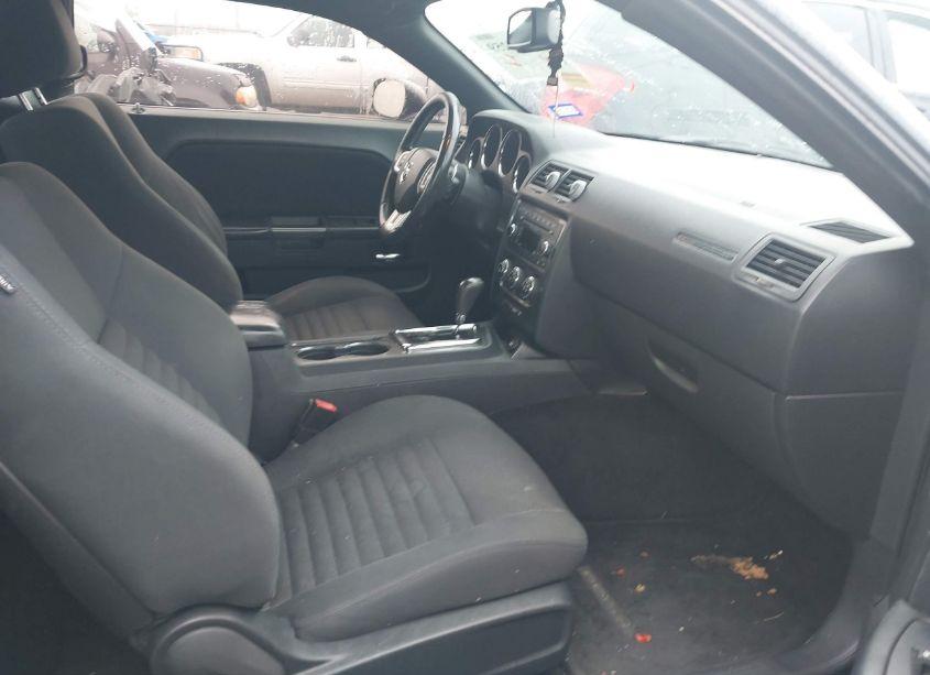 Photo 5 of 2013 Dodge Challenger SXT (VIN 2C3CDYAG8DH612674)