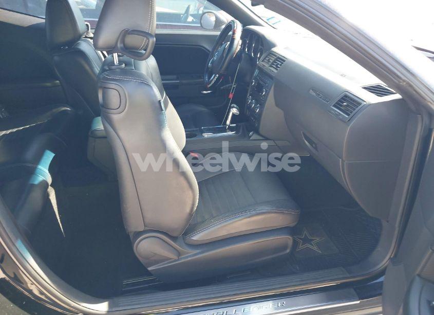 Photo 5 of 2014 Dodge Challenger SXT PLUS (VIN 2C3CDYAG8EH196157)