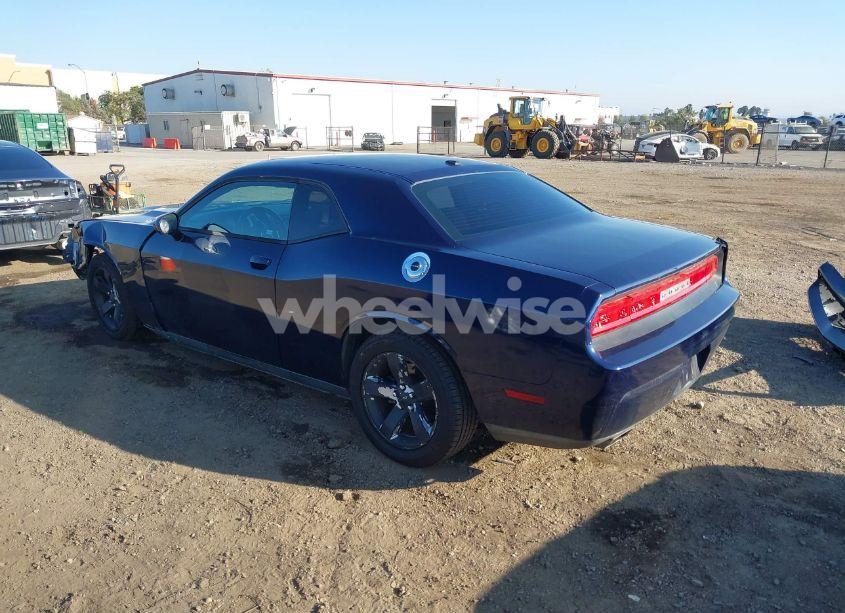 Photo 3 of 2014 Dodge Challenger SXT (VIN 2C3CDYAG8EH298350)