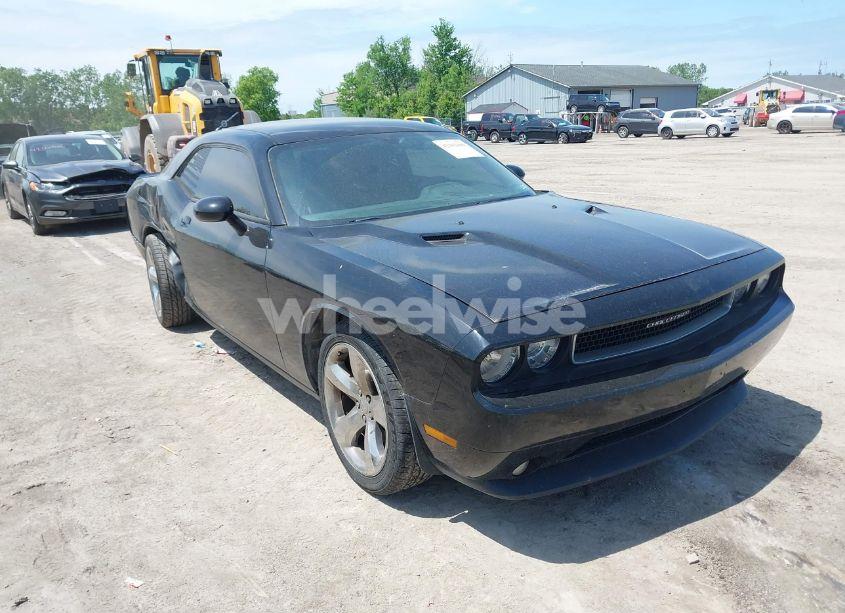 2014 Dodge Challenger SXT PLUS (VIN 2C3CDYAG8EH298719) main photo