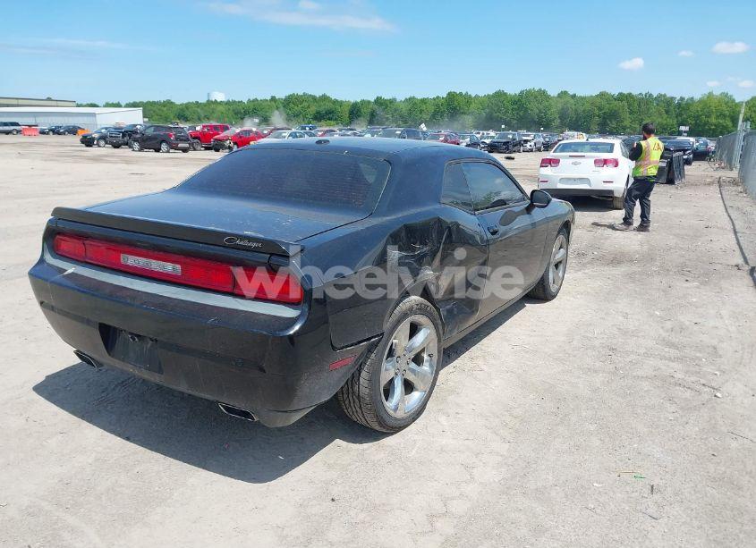Photo 4 of 2014 Dodge Challenger SXT PLUS (VIN 2C3CDYAG8EH298719)