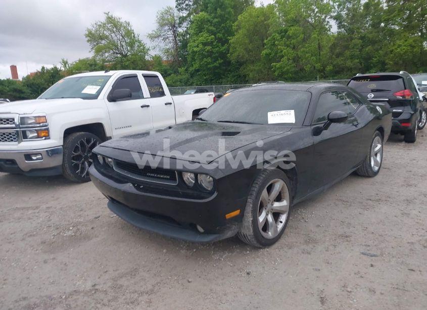 Photo 2 of 2012 Dodge Challenger SXT (VIN 2C3CDYAG9CH157624)