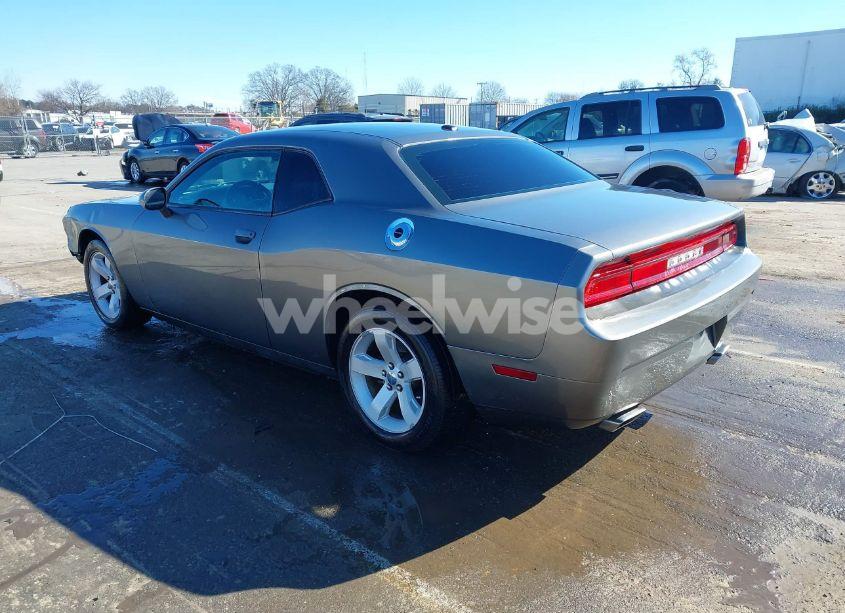 Photo 3 of 2012 Dodge Challenger SXT (VIN 2C3CDYAG9CH206661)