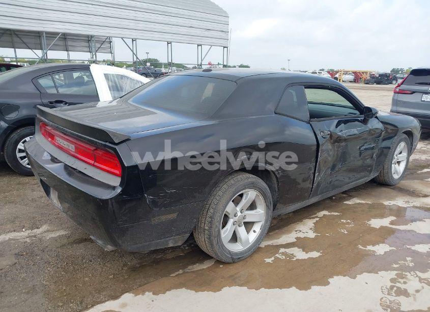 Photo 4 of 2012 Dodge Challenger SXT (VIN 2C3CDYAG9CH208751)