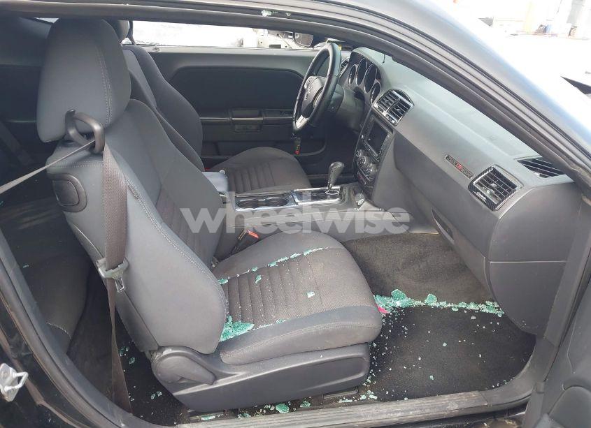 Photo 5 of 2012 Dodge Challenger SXT (VIN 2C3CDYAG9CH208751)