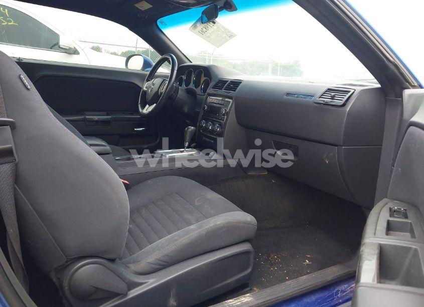 Photo 5 of 2012 Dodge Challenger SXT (VIN 2C3CDYAG9CH239160)