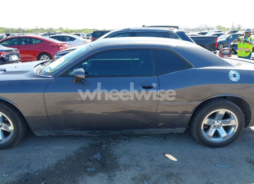 Photo 14 of 2013 Dodge Challenger SXT (VIN 2C3CDYAG9DH724917)