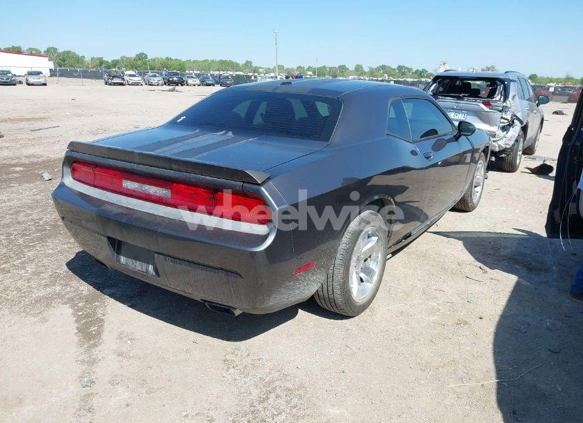 Photo 4 of 2013 Dodge Challenger SXT (VIN 2C3CDYAG9DH724917)