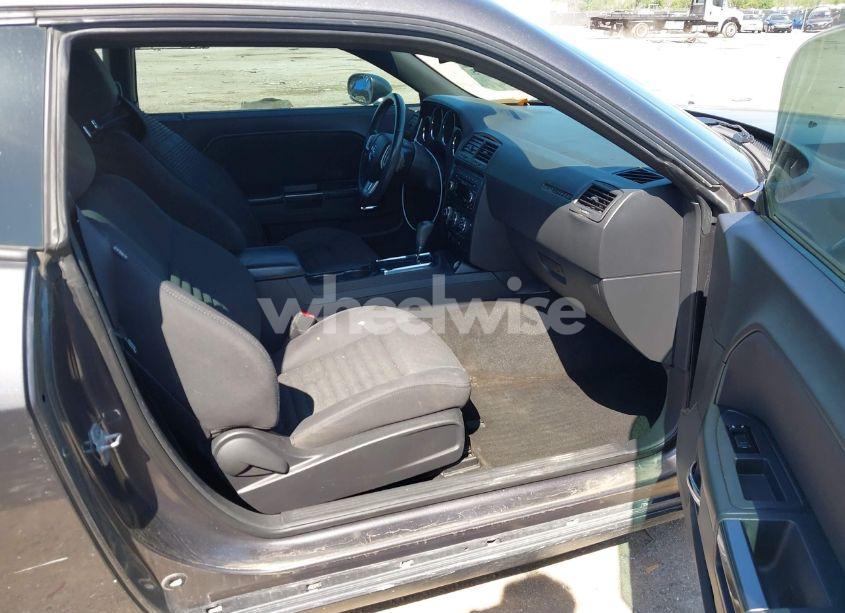 Photo 5 of 2013 Dodge Challenger SXT (VIN 2C3CDYAG9DH724917)