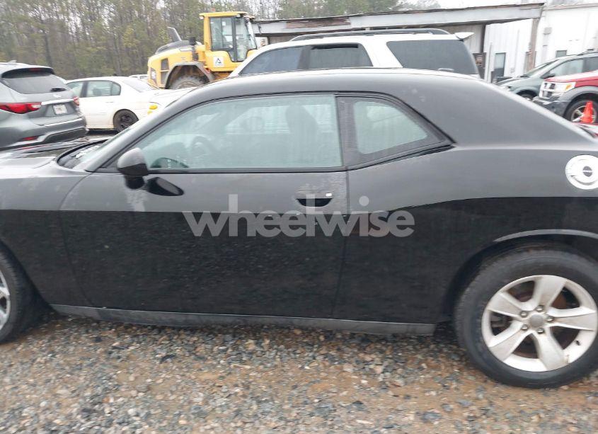 Photo 14 of 2014 Dodge Challenger SXT (VIN 2C3CDYAG9EH112010)