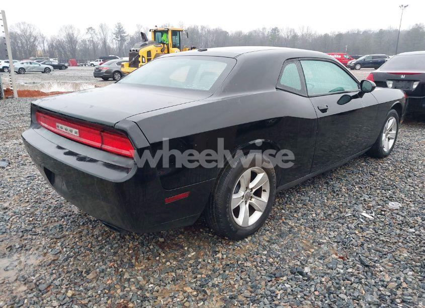 Photo 4 of 2014 Dodge Challenger SXT (VIN 2C3CDYAG9EH112010)