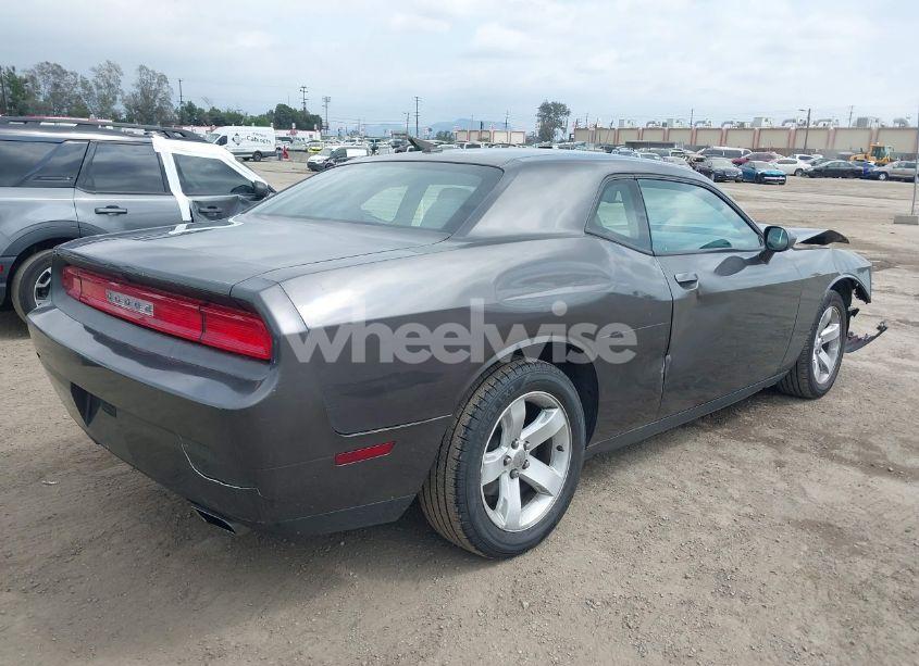 Photo 4 of 2014 Dodge Challenger SXT (VIN 2C3CDYAG9EH196653)