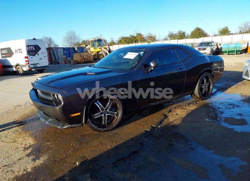 Photo 2 of 2014 Dodge Challenger SXT (VIN 2C3CDYAG9EH262165)