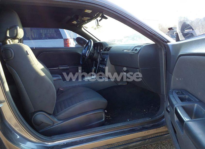 Photo 5 of 2014 Dodge Challenger SXT (VIN 2C3CDYAG9EH262165)