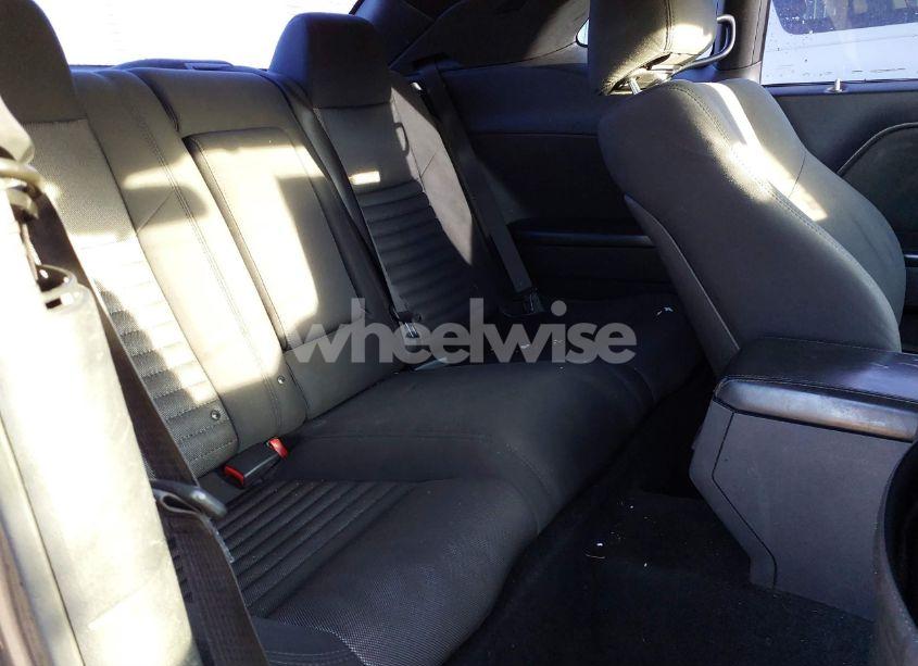 Photo 8 of 2014 Dodge Challenger SXT (VIN 2C3CDYAG9EH262165)