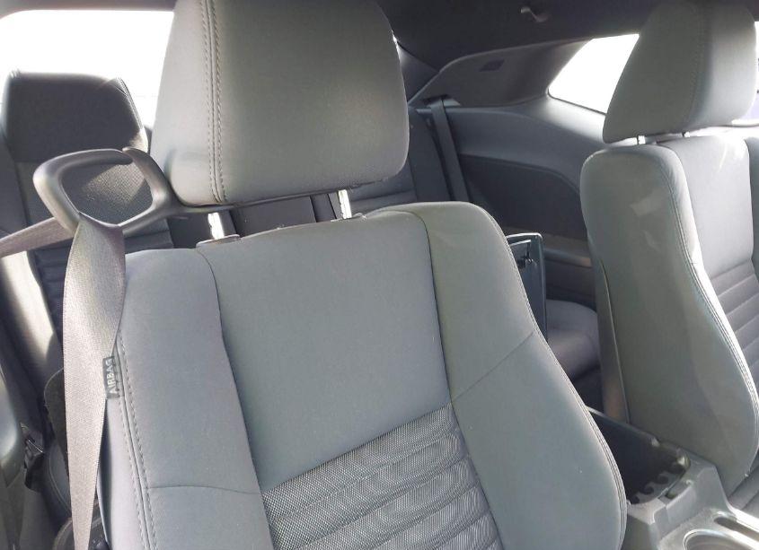 Photo 8 of 2012 Dodge Challenger SXT (VIN 2C3CDYAGXCH128276)