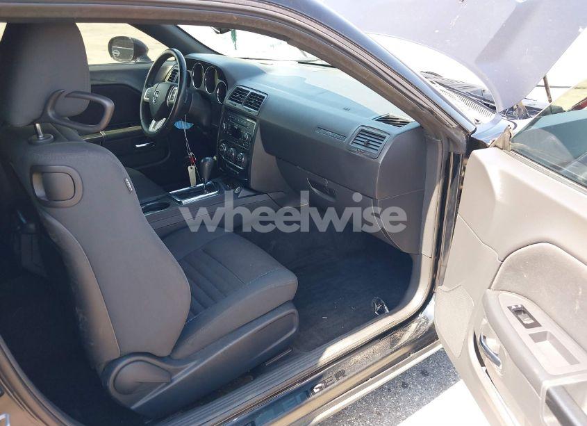 Photo 5 of 2012 Dodge Challenger SXT (VIN 2C3CDYAGXCH291669)