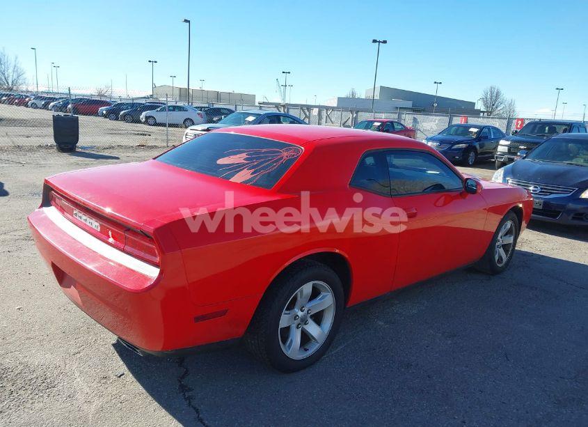 Photo 4 of 2014 Dodge Challenger SXT (VIN 2C3CDYAGXEH116468)