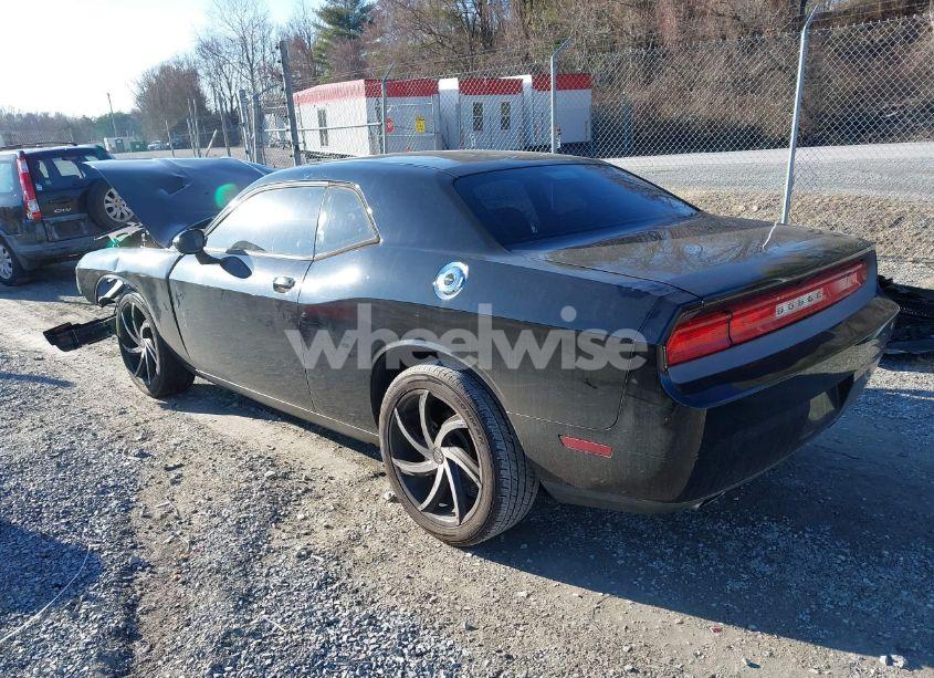Photo 3 of 2014 Dodge Challenger SXT (VIN 2C3CDYAGXEH127101)