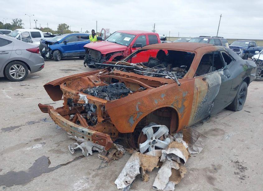 Photo 2 of 2014 Dodge Challenger SXT (VIN 2C3CDYAGXEH251644)