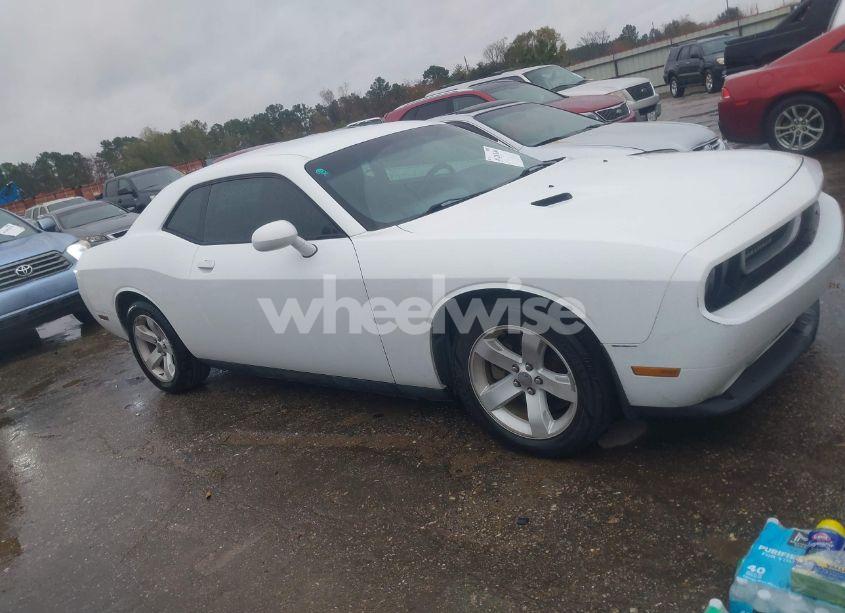 2014 Dodge Challenger SXT (VIN 2C3CDYAGXEH282070) main photo