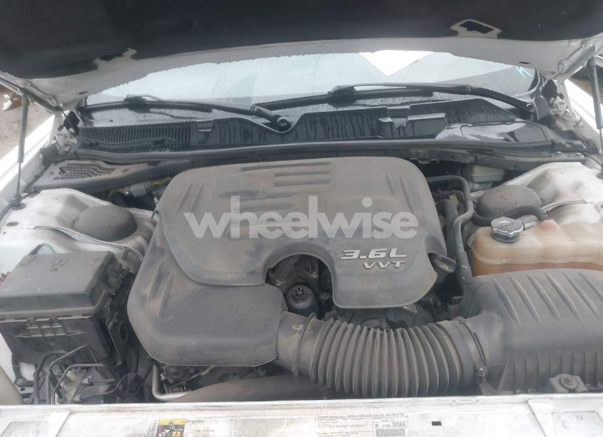 Photo 10 of 2014 Dodge Challenger SXT (VIN 2C3CDYAGXEH282070)