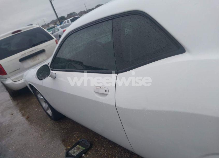 Photo 14 of 2014 Dodge Challenger SXT (VIN 2C3CDYAGXEH282070)