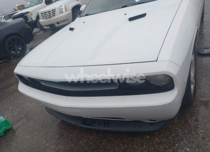 Photo 6 of 2014 Dodge Challenger SXT (VIN 2C3CDYAGXEH282070)