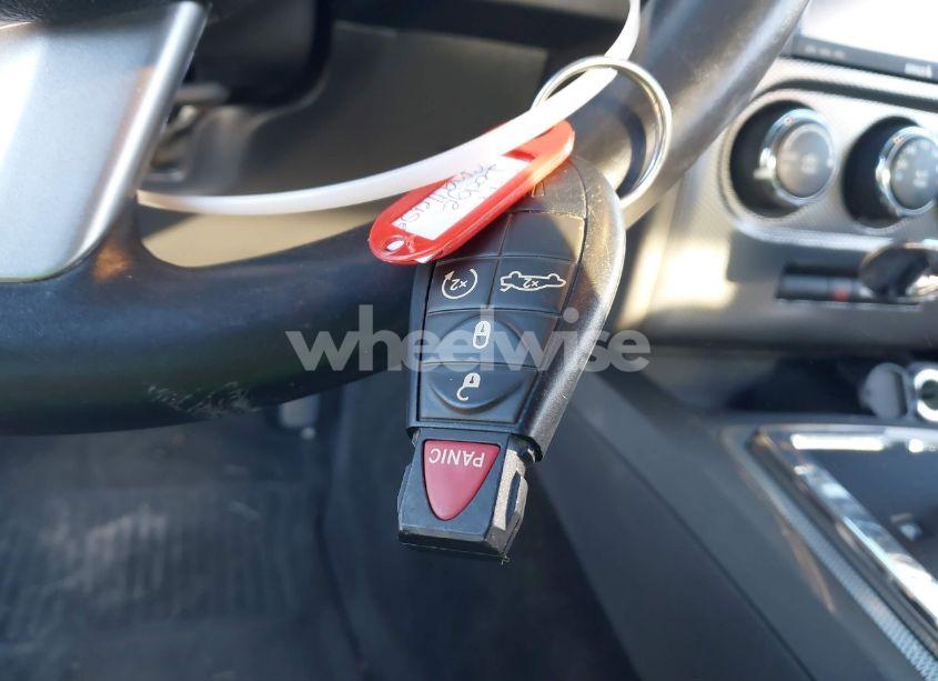 Photo 11 of 2014 Dodge Challenger R/T (VIN 2C3CDYBT0EH143528)