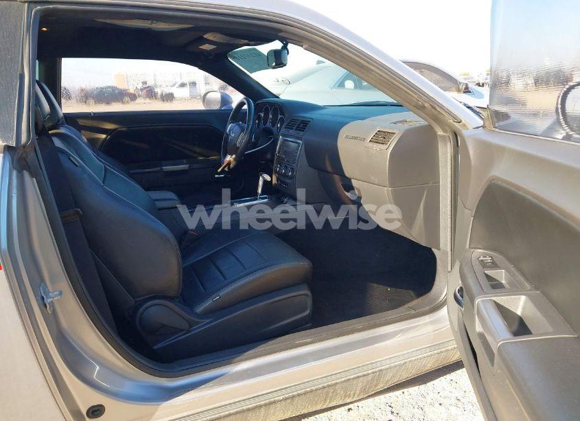 Photo 5 of 2014 Dodge Challenger R/T (VIN 2C3CDYBT0EH143528)