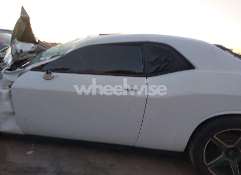 Photo 15 of 2014 Dodge Challenger SHAKER PKG (VIN 2C3CDYBT3EH231702)