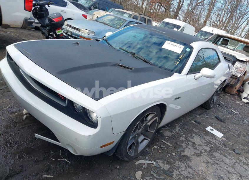 Photo 2 of 2012 Dodge Challenger (VIN 2C3CDYBTXCH127897)