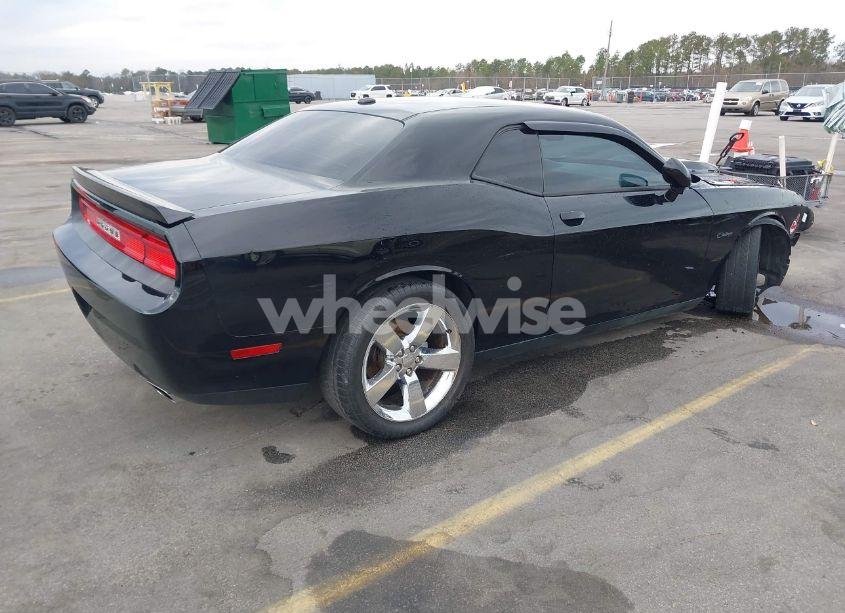 Photo 4 of 2013 Dodge Challenger R/T (VIN 2C3CDYBTXDH535785)