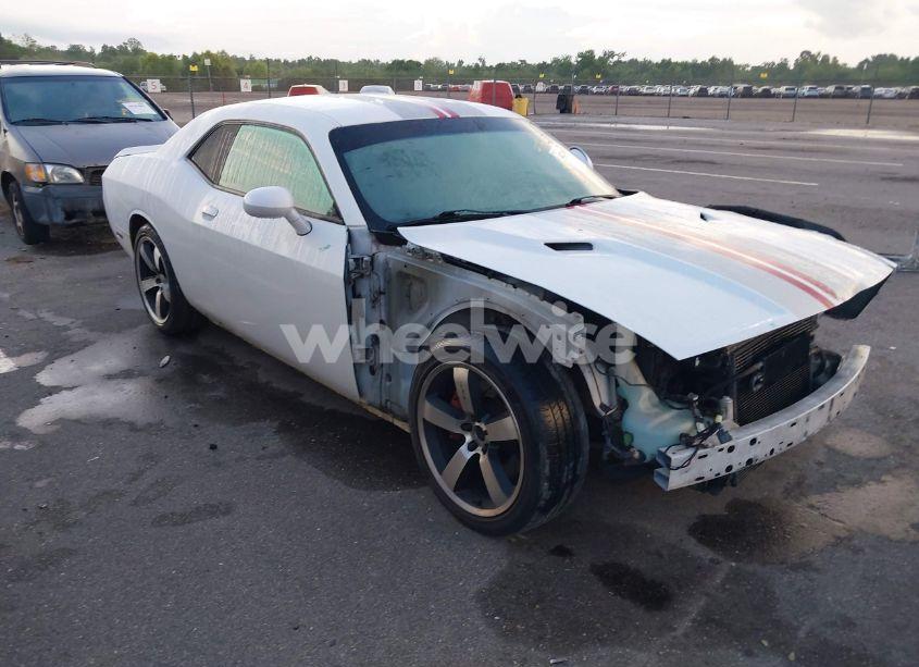 2013 Dodge Challenger SRT8 (VIN 2C3CDYCJ4DH528280) main photo