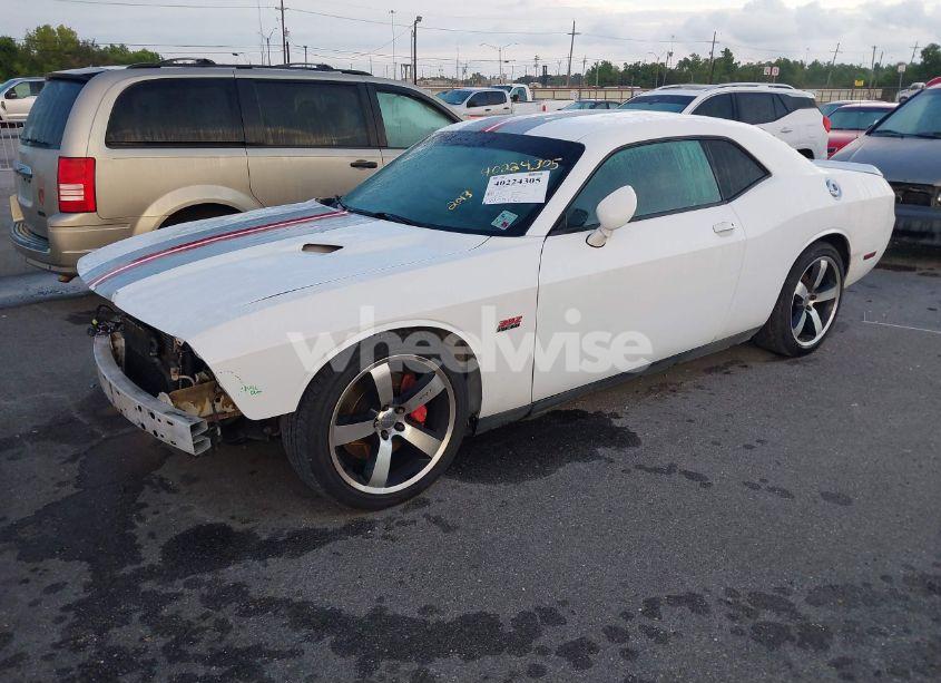 Photo 2 of 2013 Dodge Challenger SRT8 (VIN 2C3CDYCJ4DH528280)