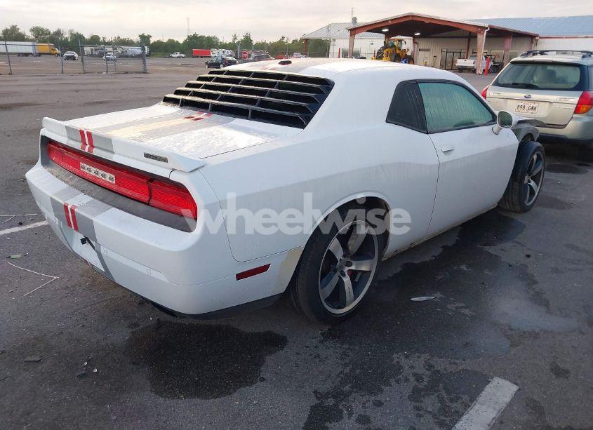 Photo 4 of 2013 Dodge Challenger SRT8 (VIN 2C3CDYCJ4DH528280)