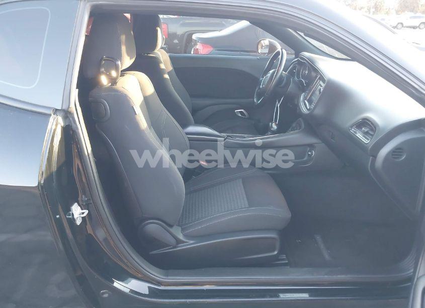 Photo 5 of 2015 Dodge Challenger SXT (VIN 2C3CDZAG0FH733370)