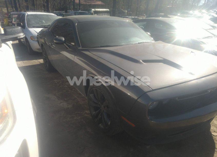 2015 Dodge Challenger SXT (VIN 2C3CDZAG0FH773786) main photo